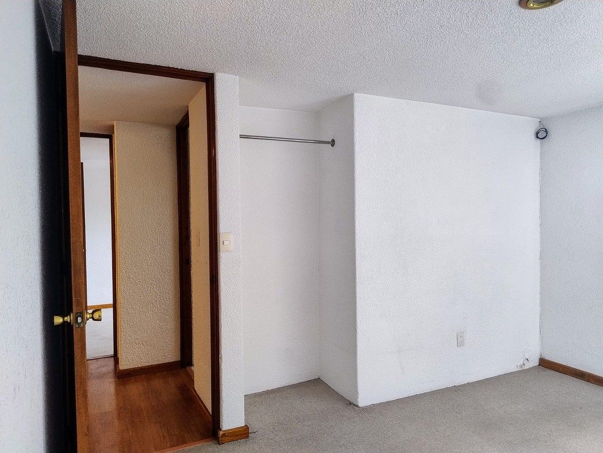 32 de 33: Recámara secundaria