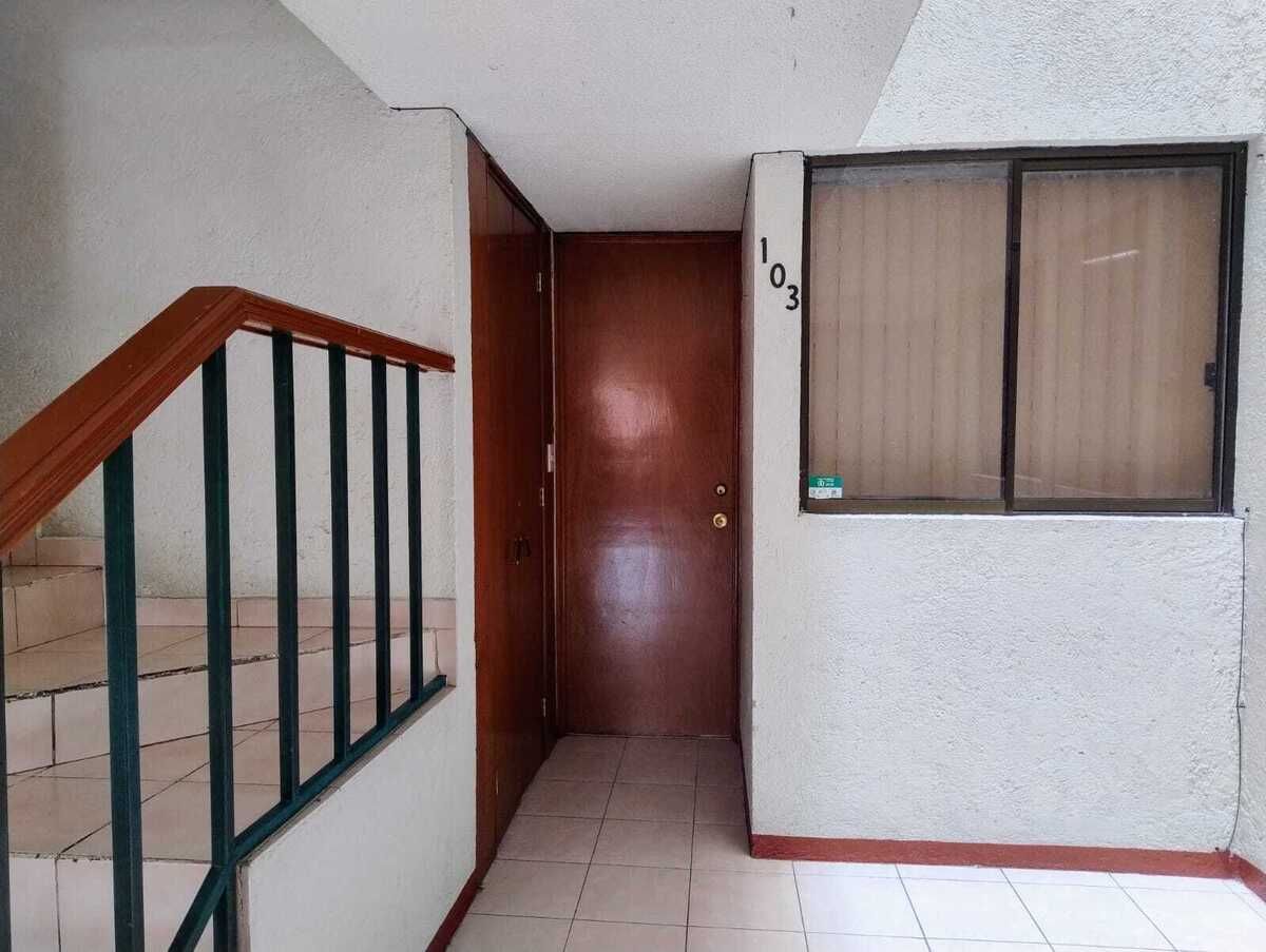 3 of 27: Fachada
