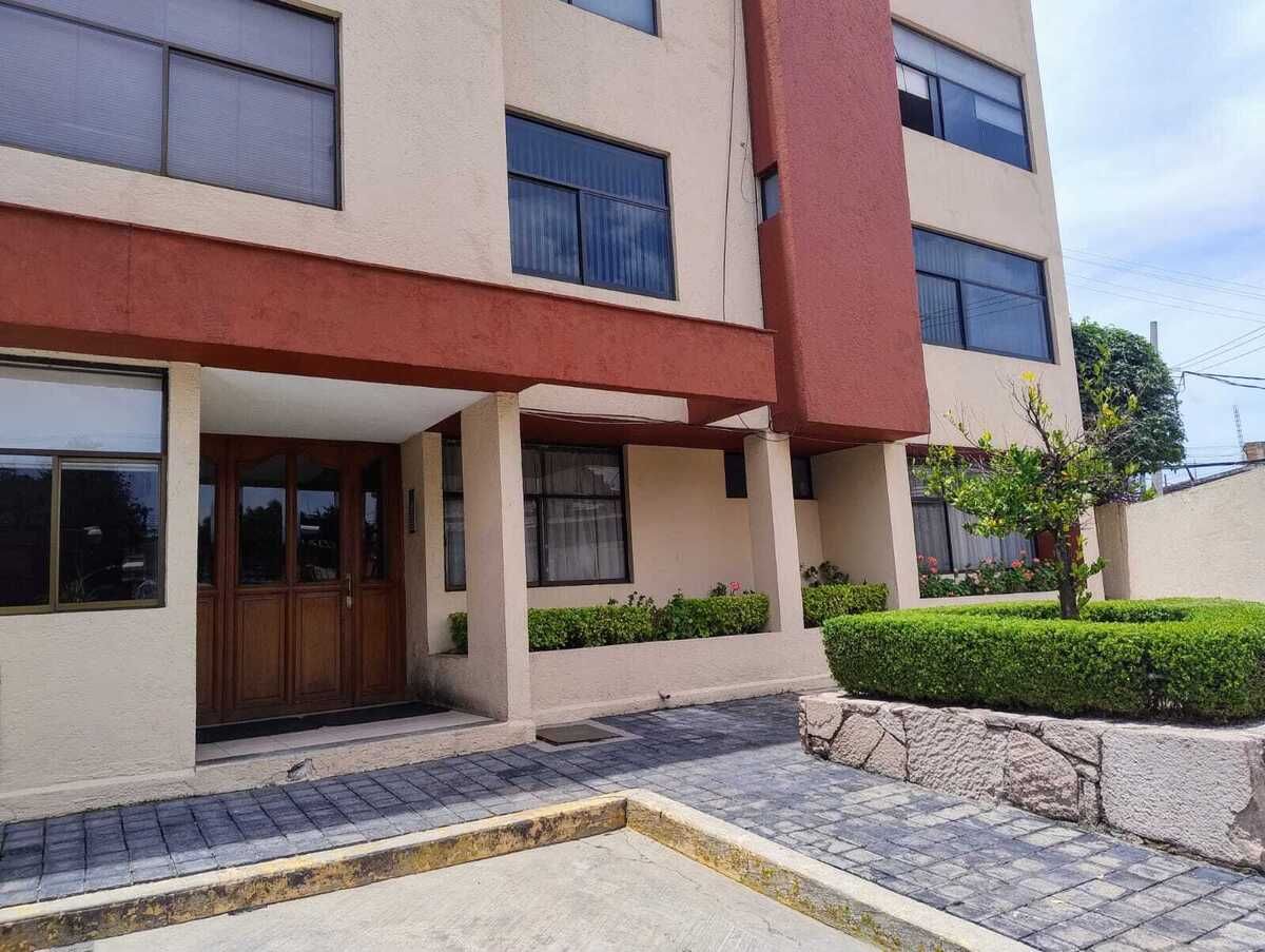 2 de 33: Fachada edificio