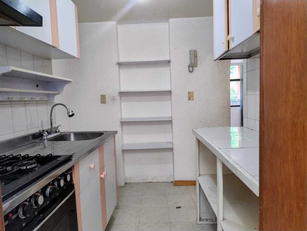 12 of 27: Cocina