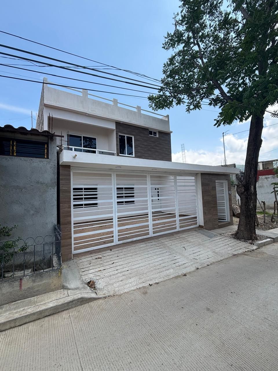 1 de 21: Fachada
