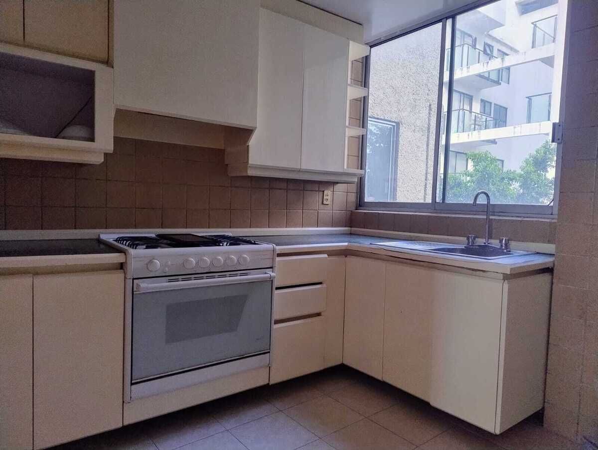 2 de 29: Cocina muy iluminada