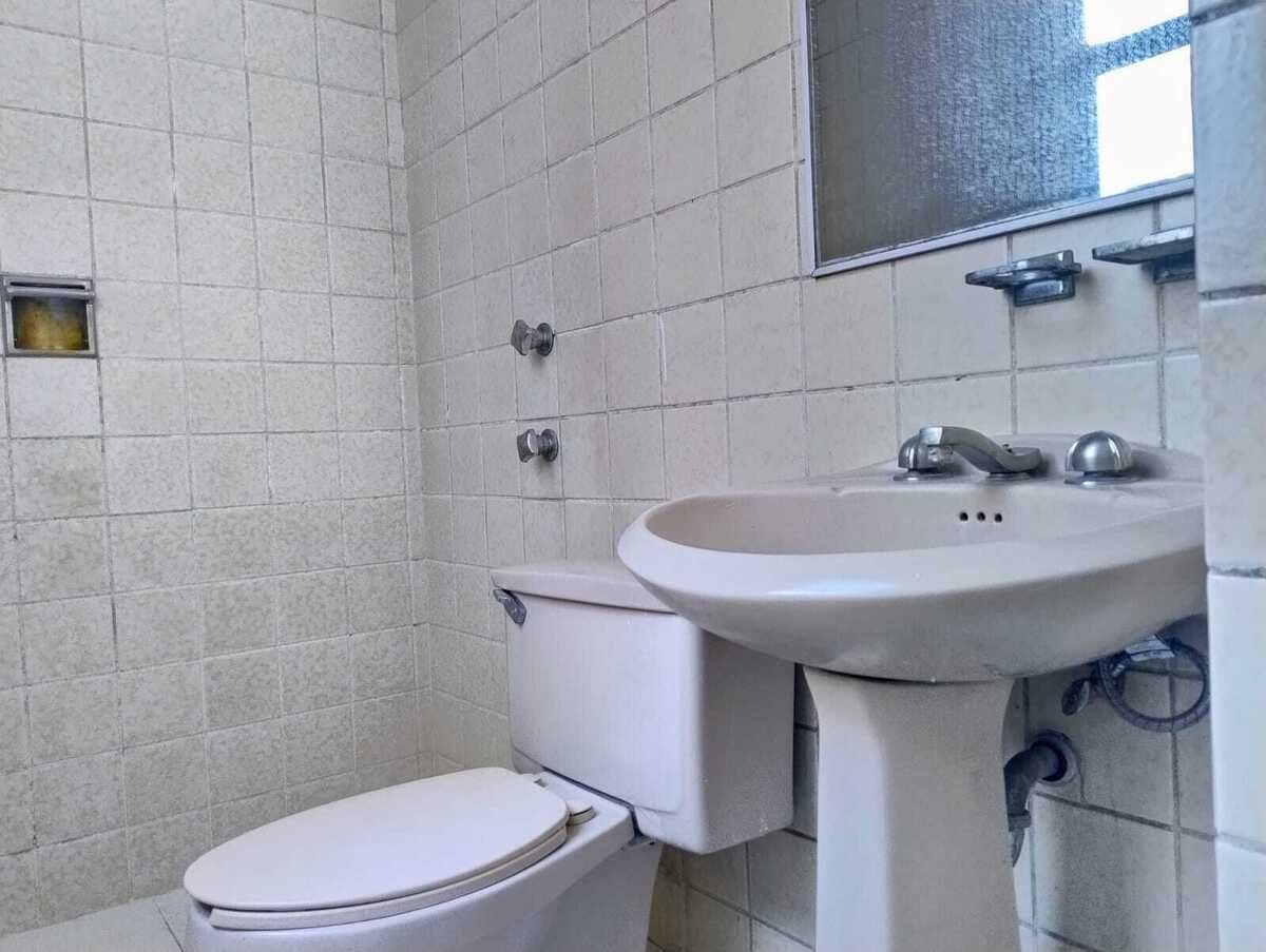 18 de 29: 2 baños completos