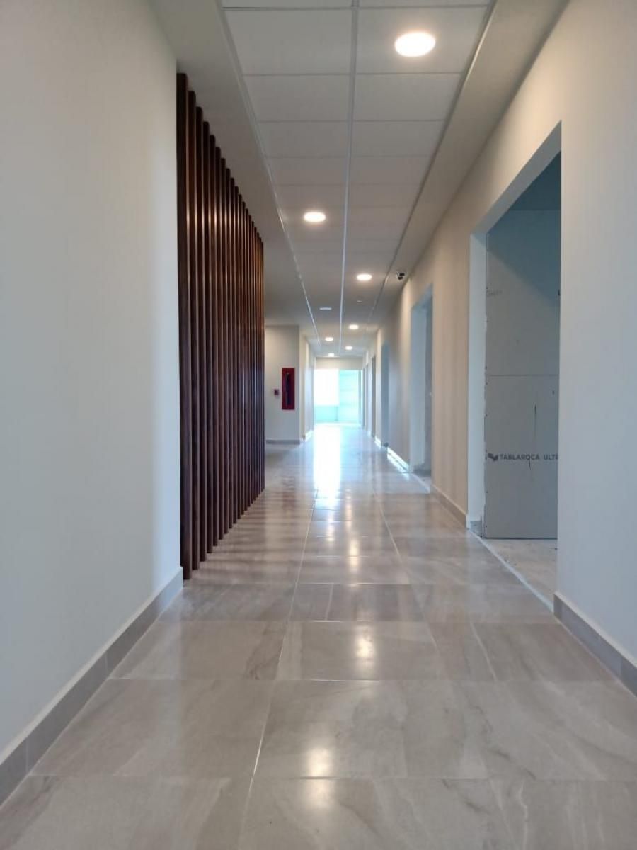8 de 9: Pasillos interiores