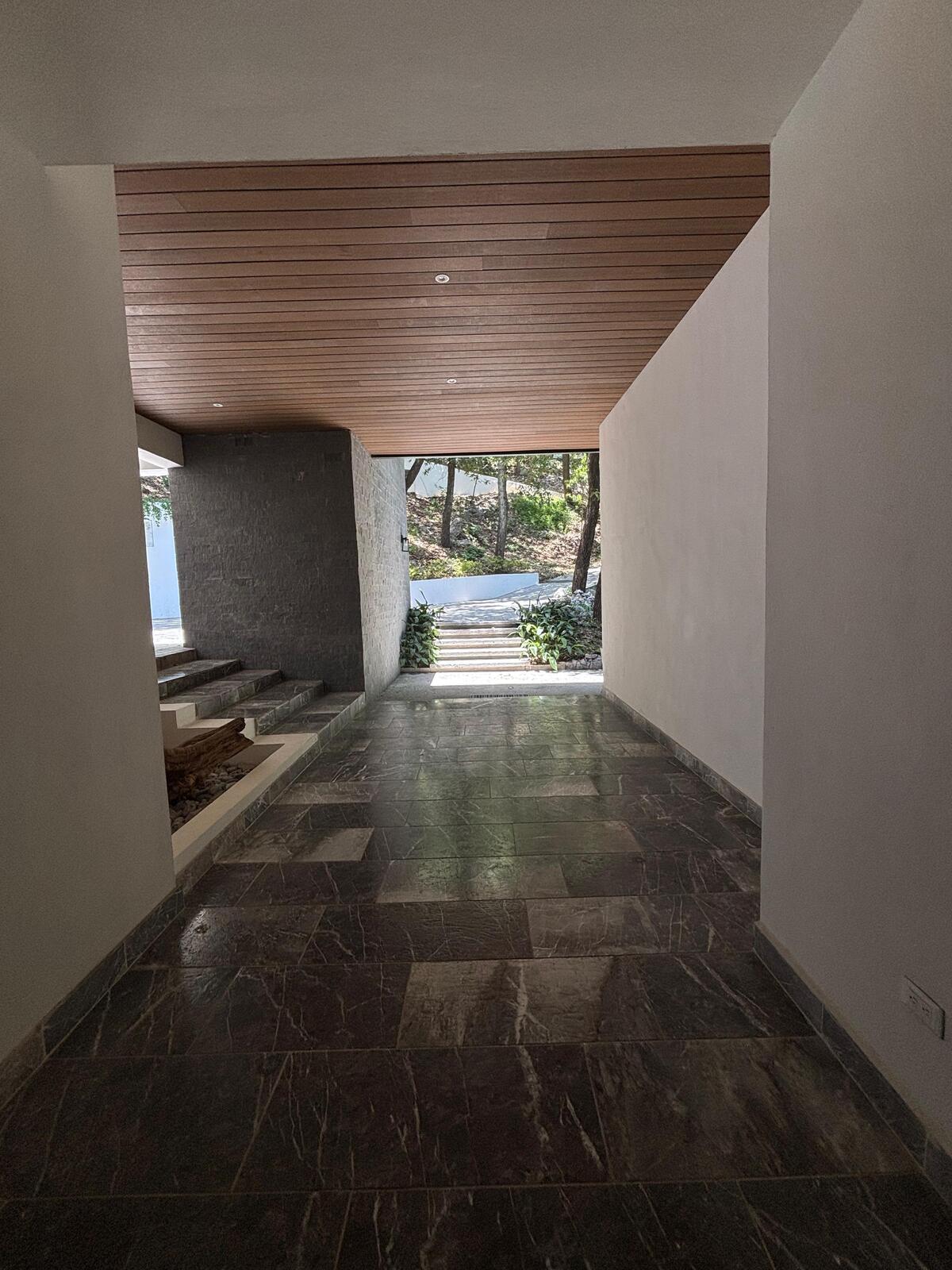 3 of 26: Entrada principal