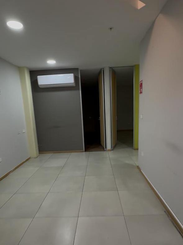 10 de 23: ACCESO A CUBICULO 1