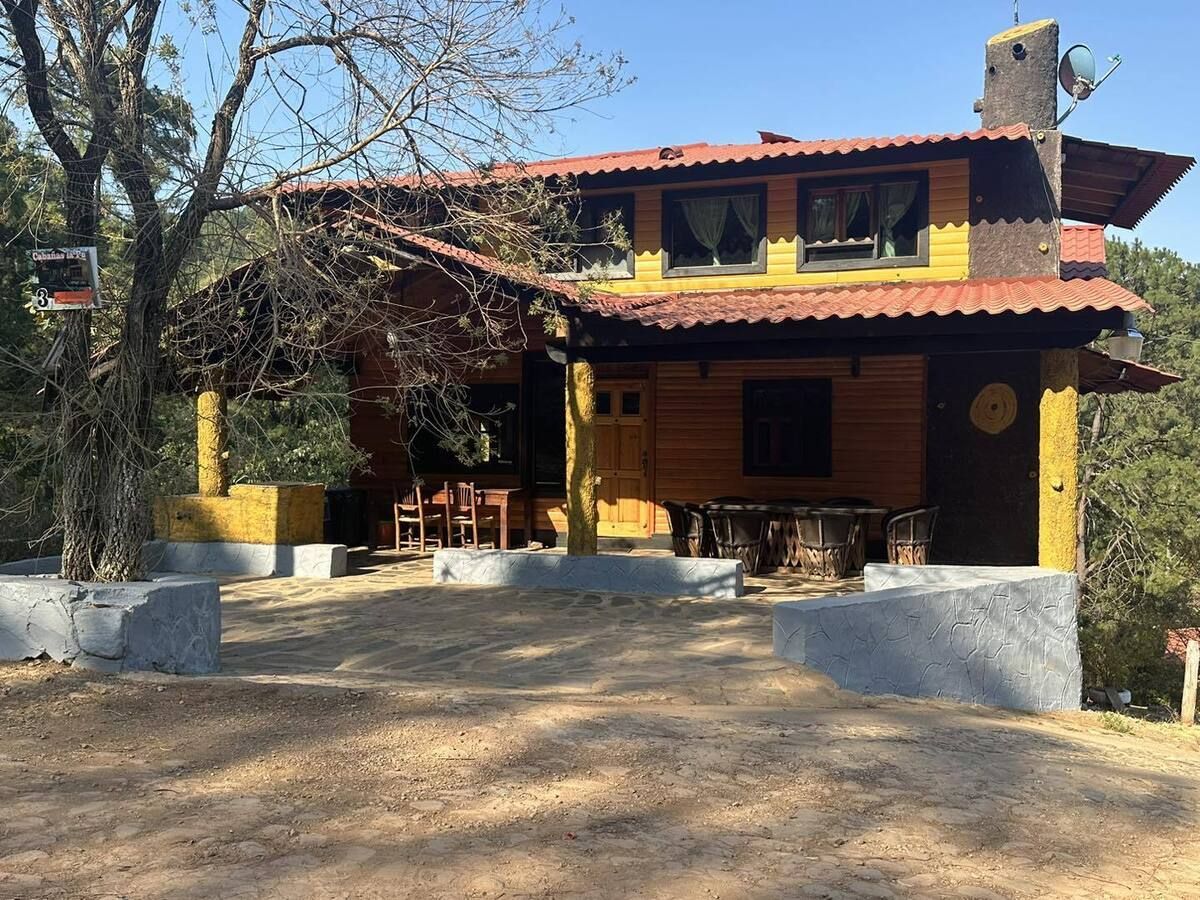 5 de 38: Cabaña 1 Fachada