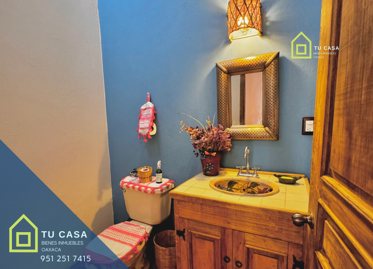 2 de 11: Medio baño para visitas