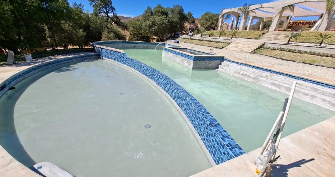 2 de 43: Piscina (Avance de obra)