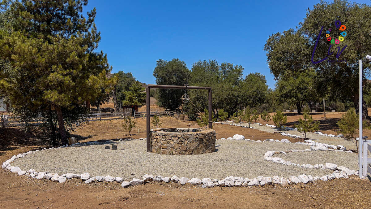 33 of 33: Pozo de agua