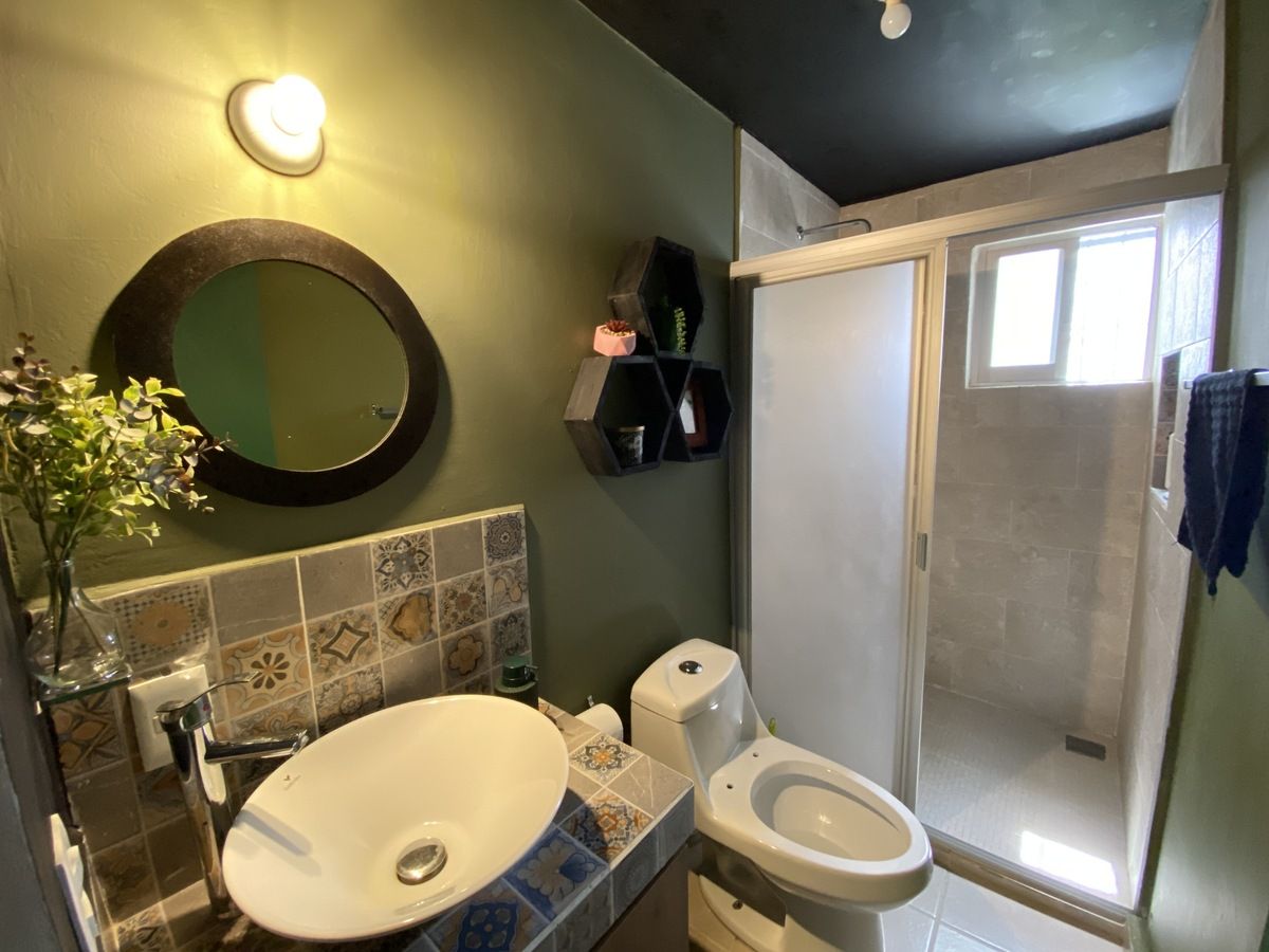 9 of 18: Baño social (completo)