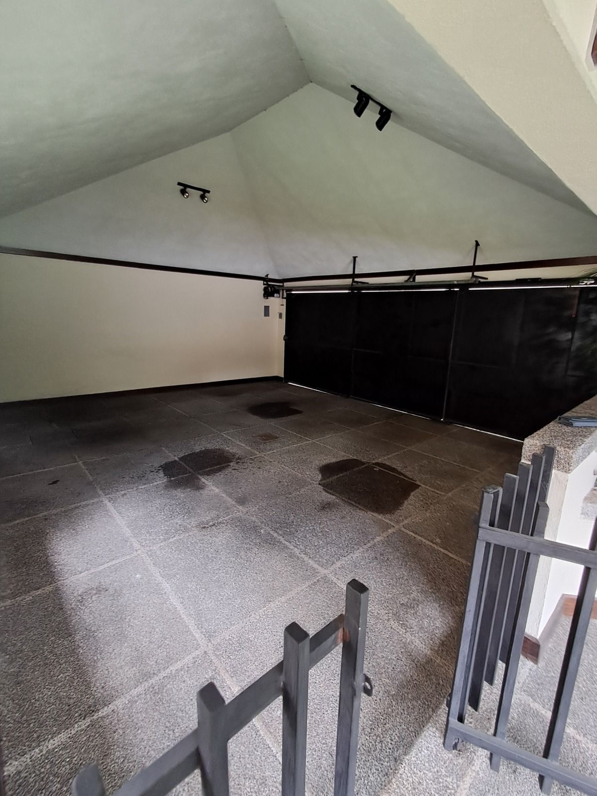 3 de 31: Garage Techado