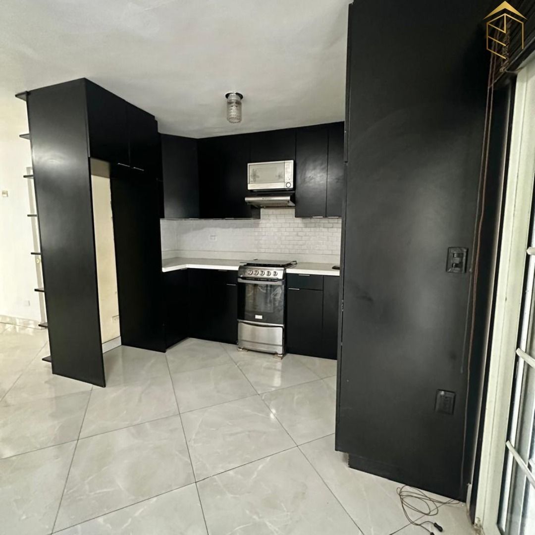 3 of 8: cocina