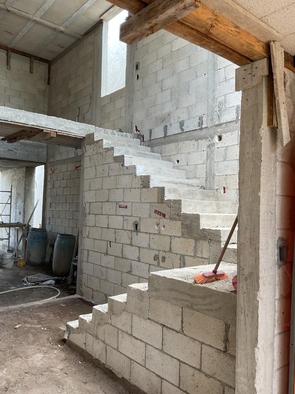 8 de 28: Avance de obra al  30 Julio 2025