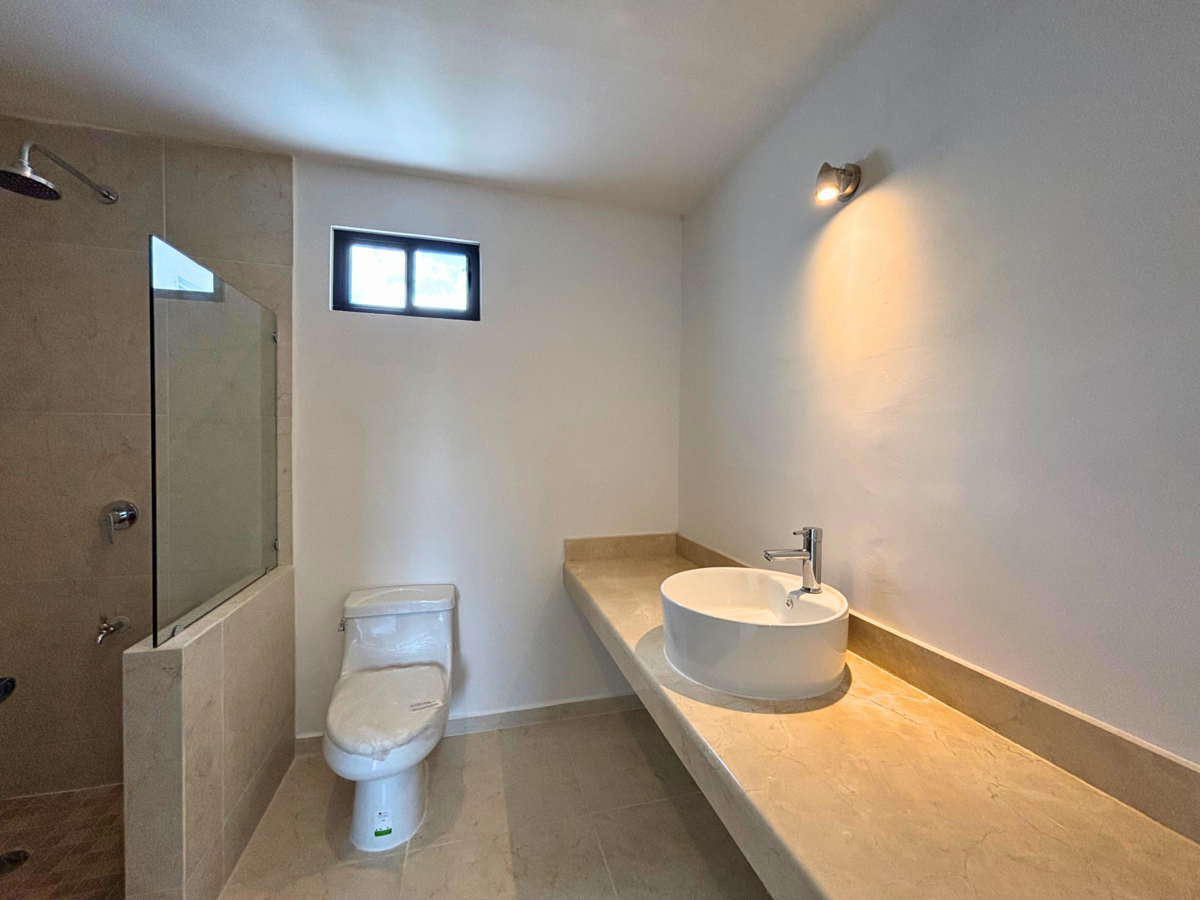 13 de 15: Baño Segunda Habitación