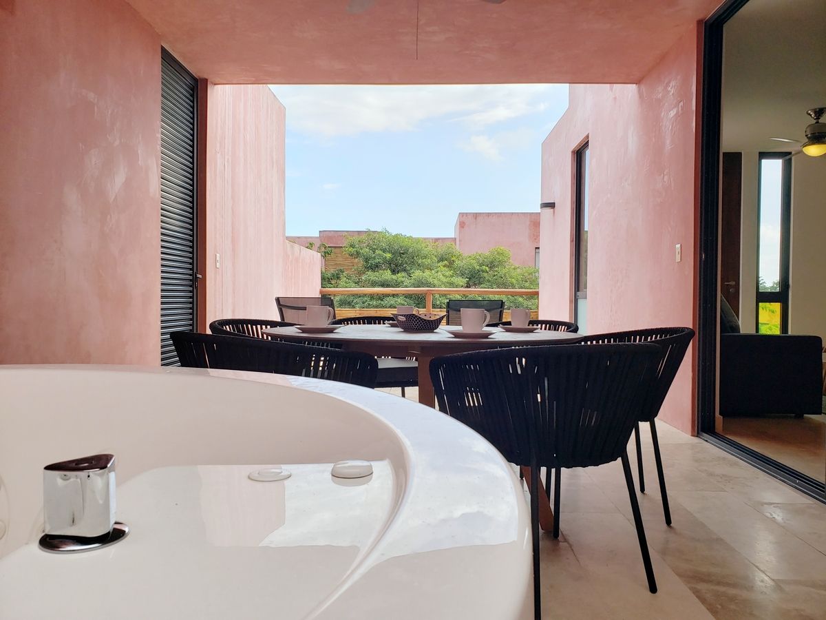 2 de 31: Terraza con jacuzzi privado