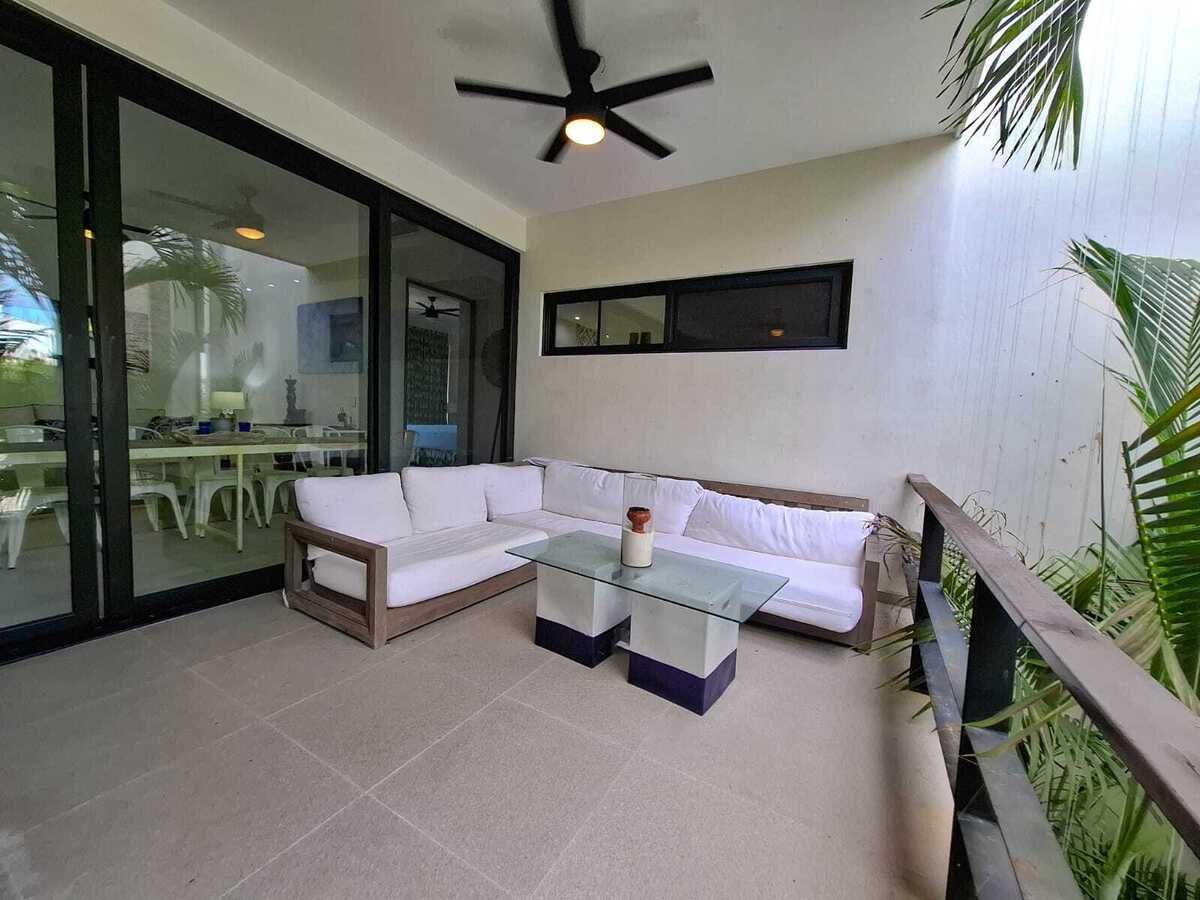 13 de 18: Balcon hacia la alberca