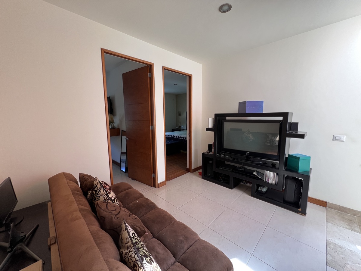 11 of 17: SALA DE TV
