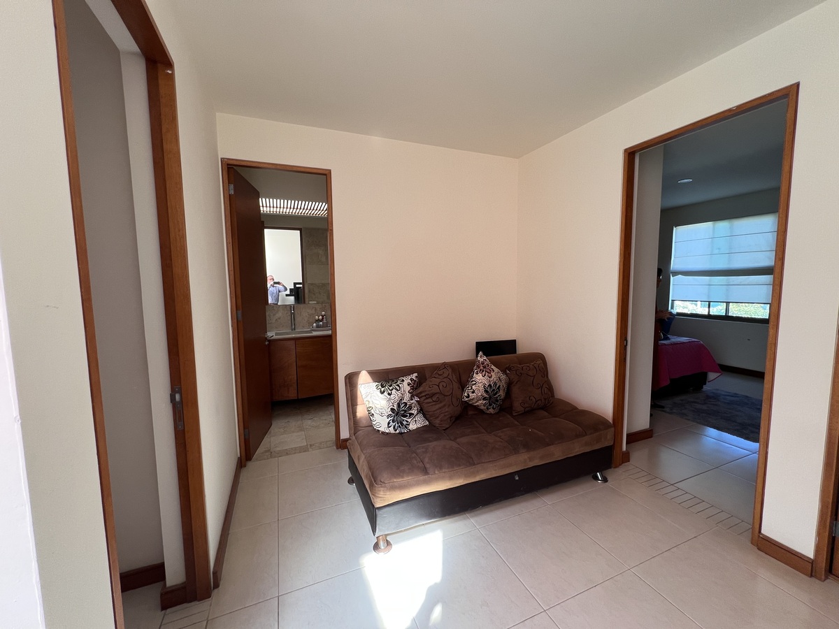 10 of 17: SALA DE TV