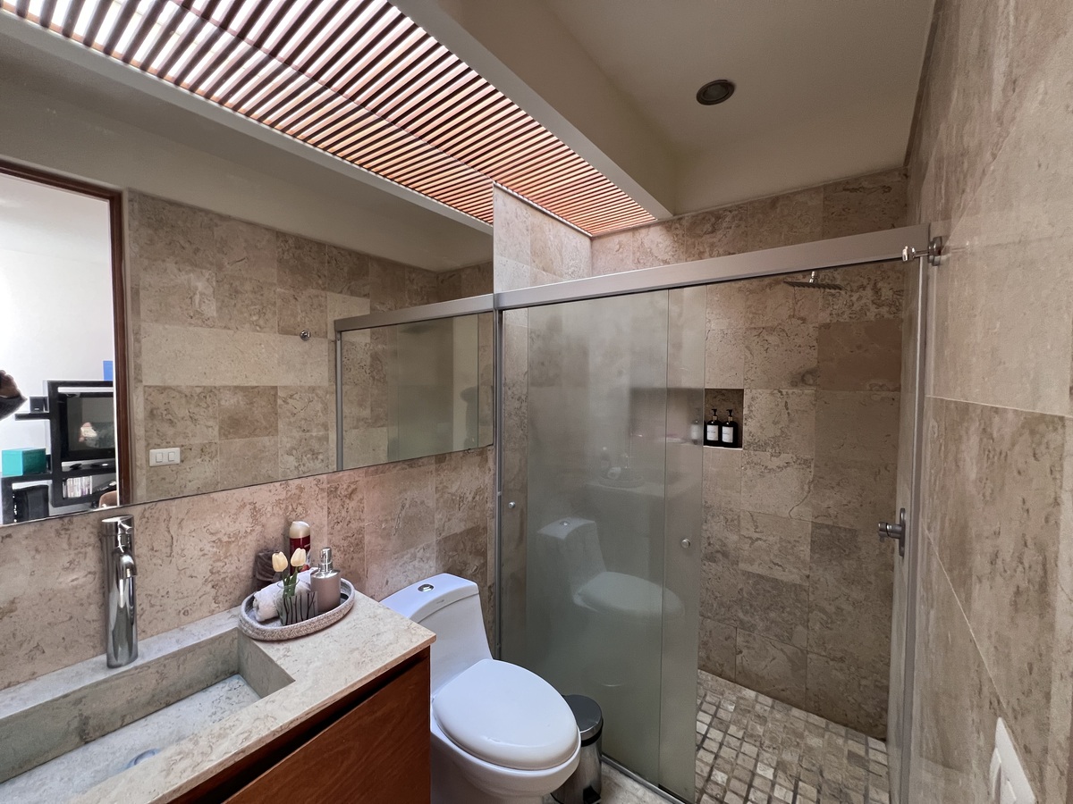 17 of 17: BAÑO, PLANTA ALTA