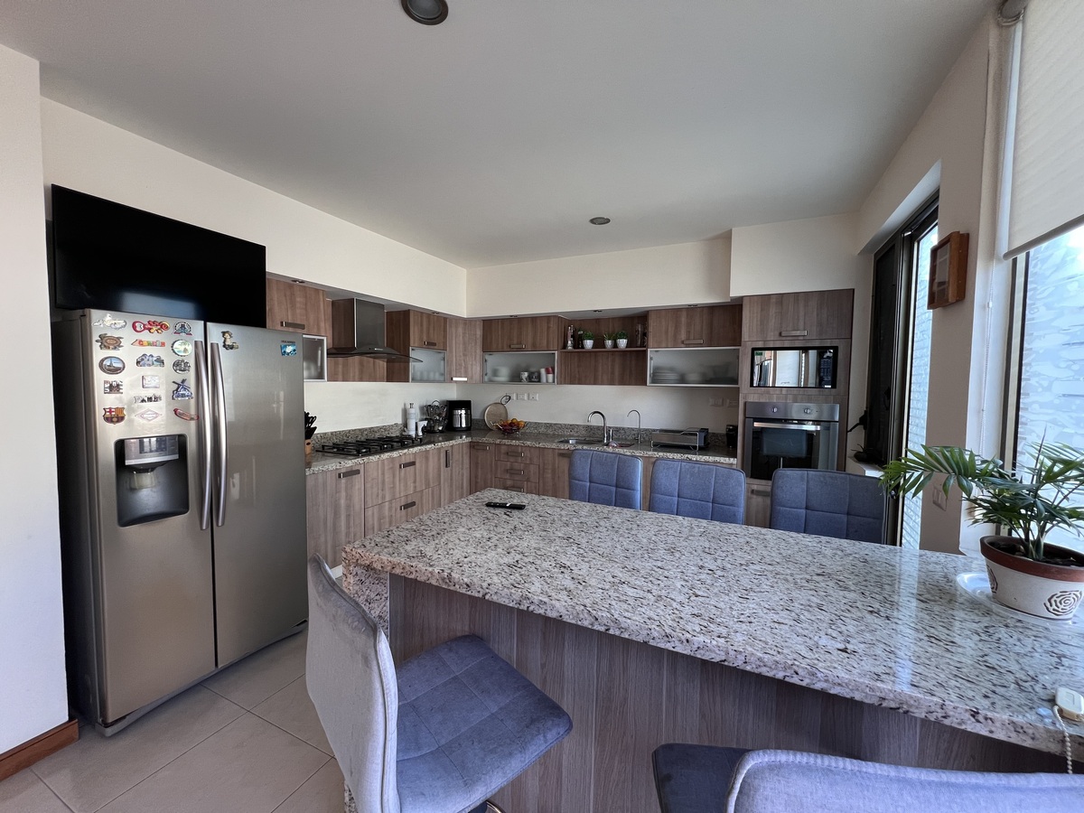 4 of 17: COCINA