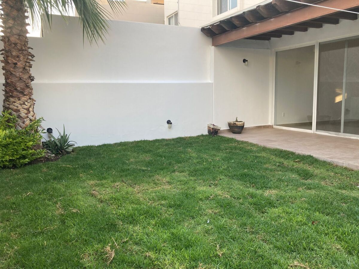 6 de 10: amplio jardín de 40m2