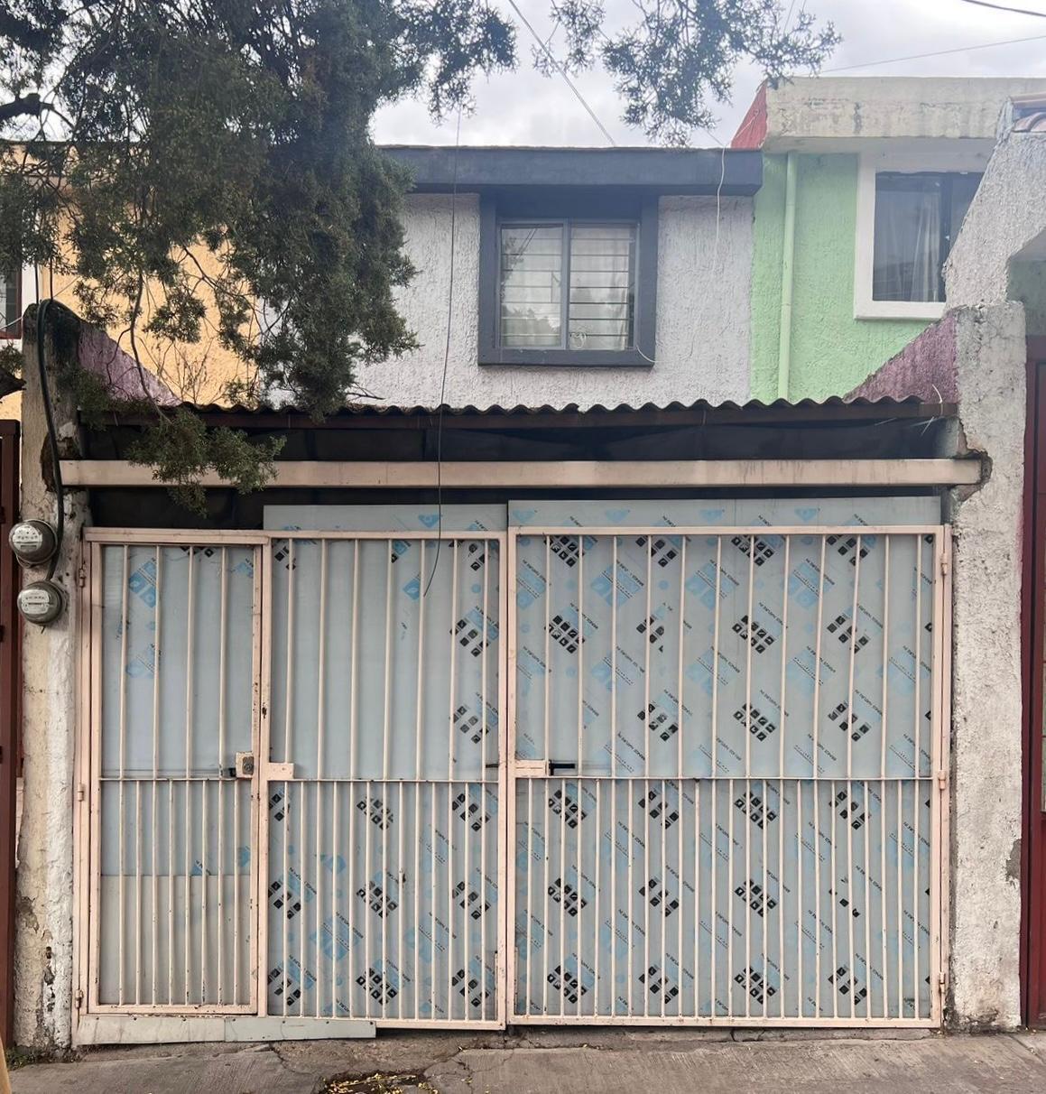 1 of 14: FACHADA