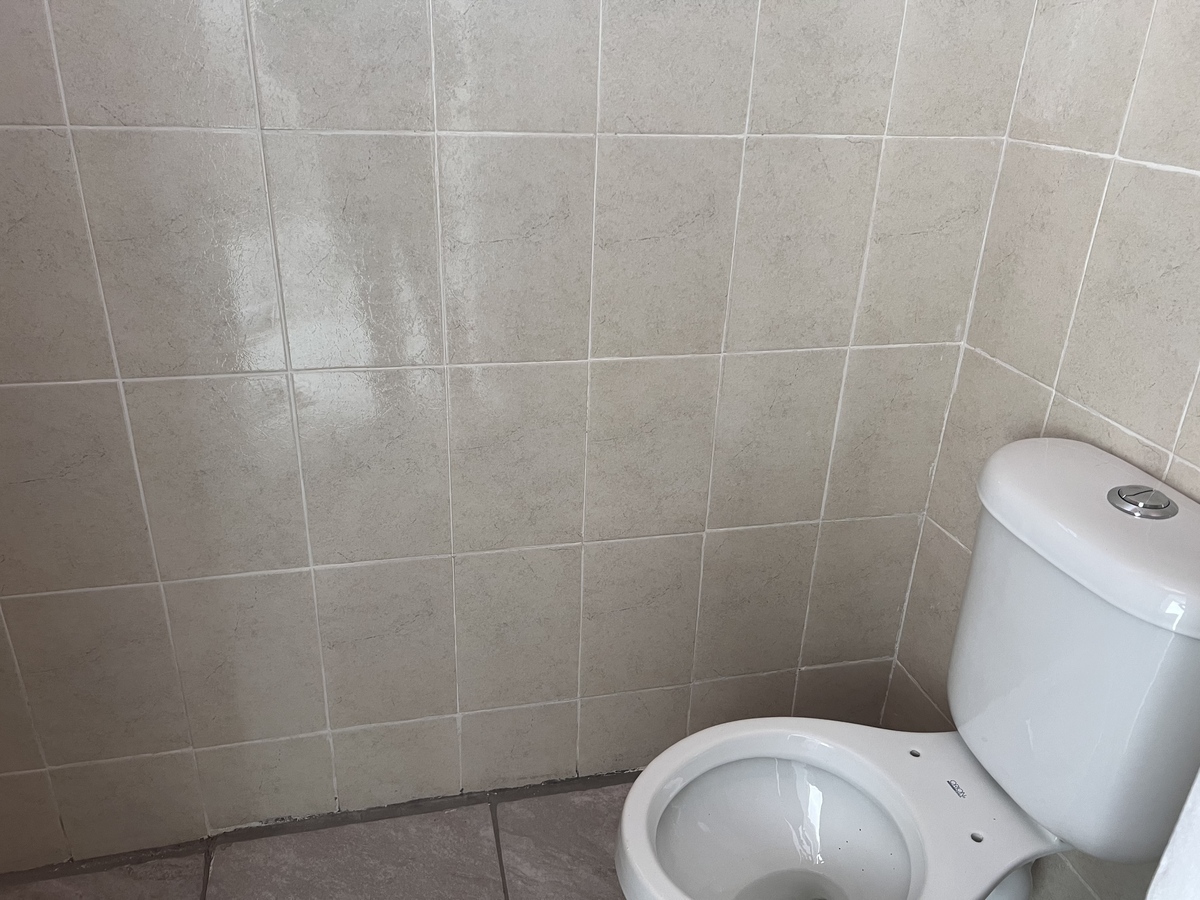 13 of 14: BAÑO