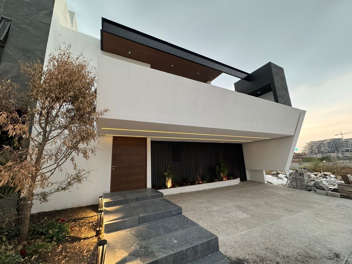 1 de 28: Fachada