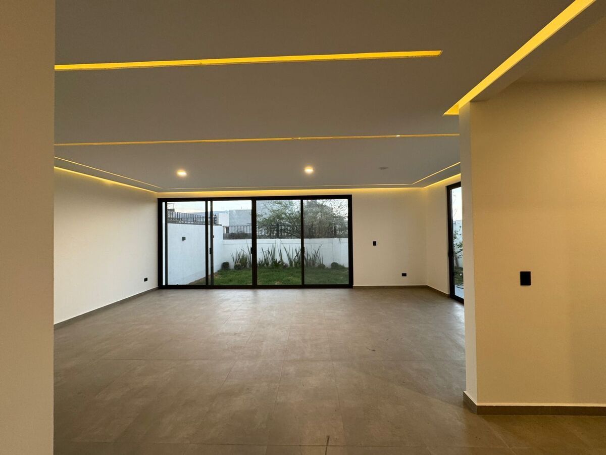 4 de 28: Sala y Comedor