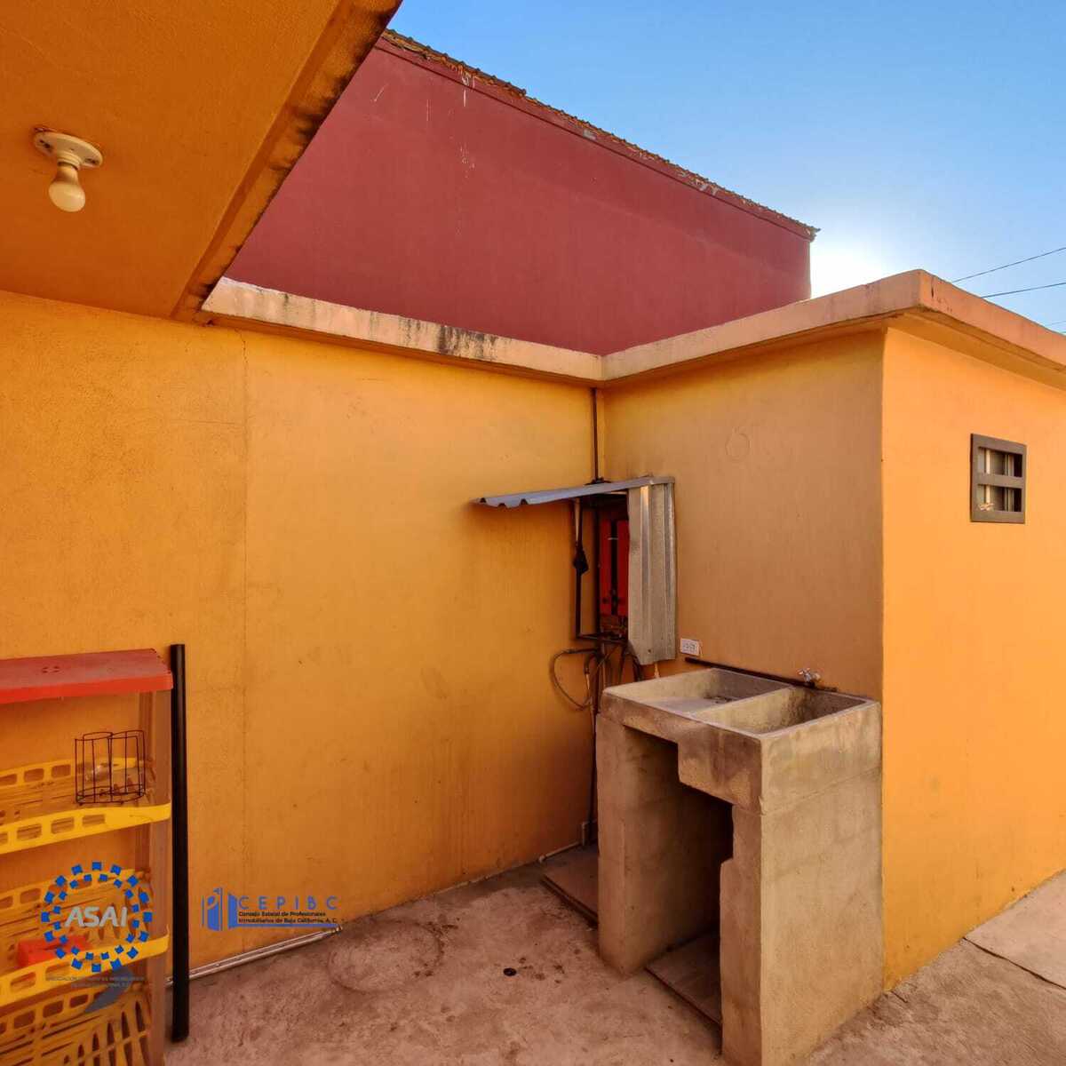 4 de 14: AREA DE SERVICIO