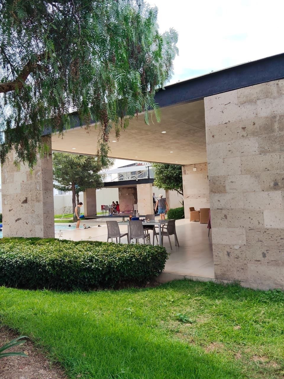 14 of 21: terraza al aire libre casa club