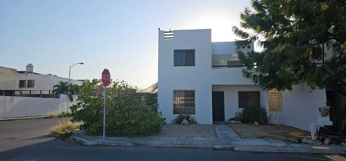 Casa en esquina de 3 recamaras amueblada en las Américas, foto 1 de 20
