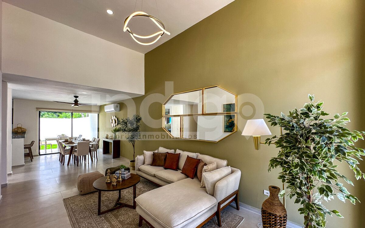 4 of 43: Sala con Techos a Doble Altura