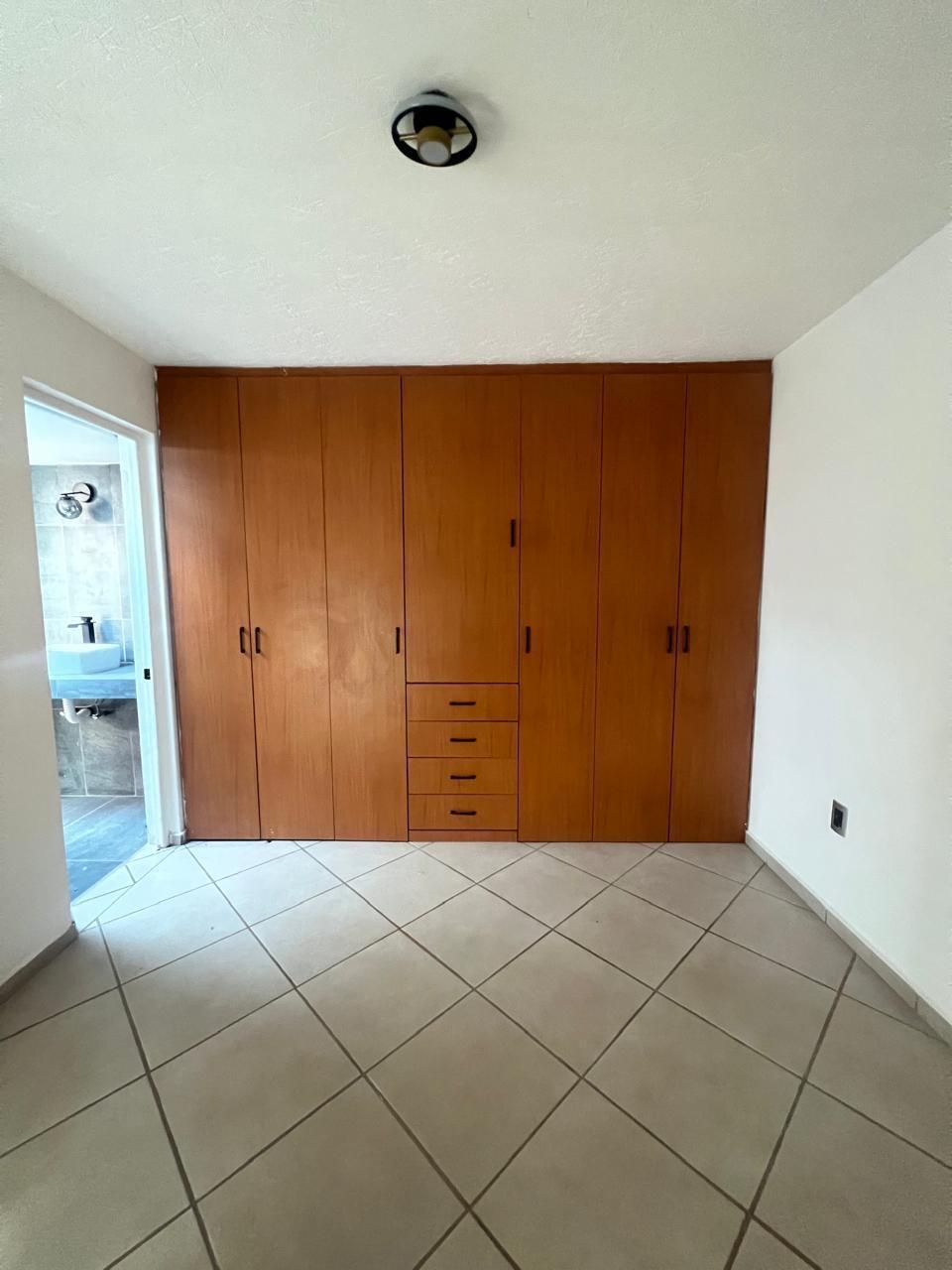 4 de 9
