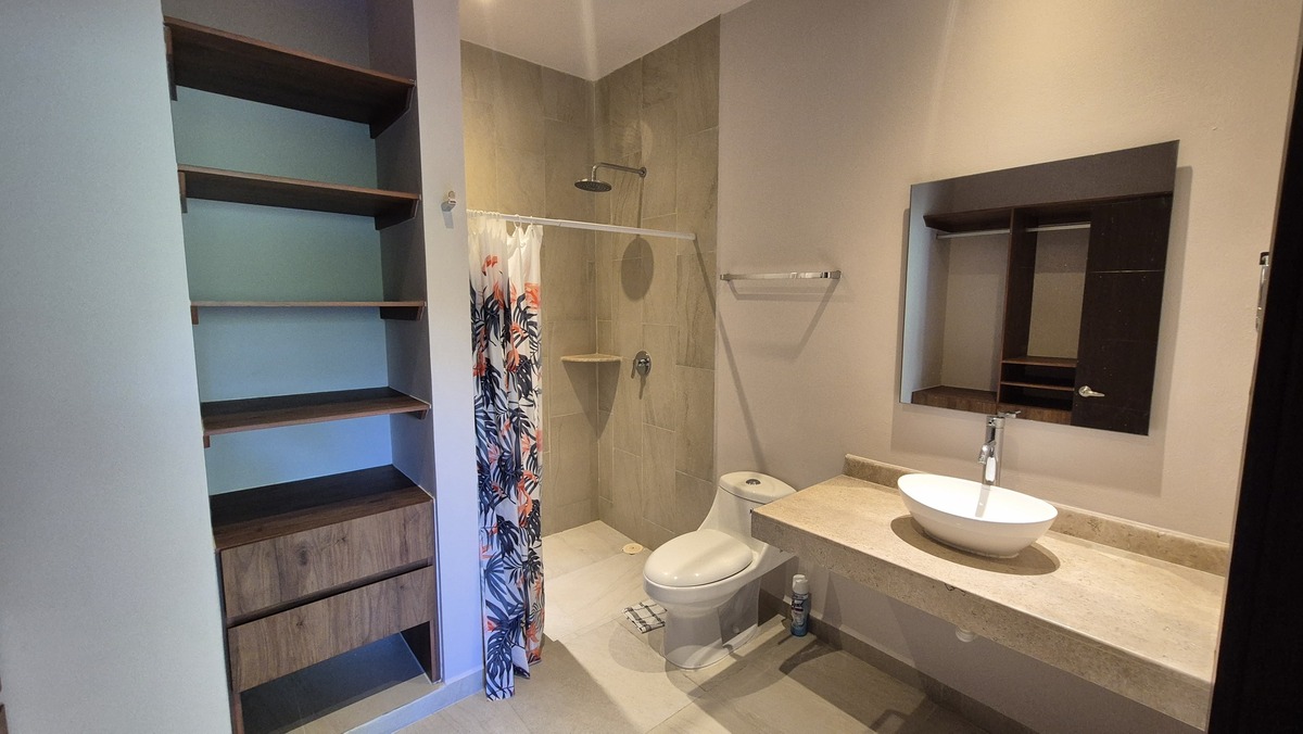 Baño Completo con Closet