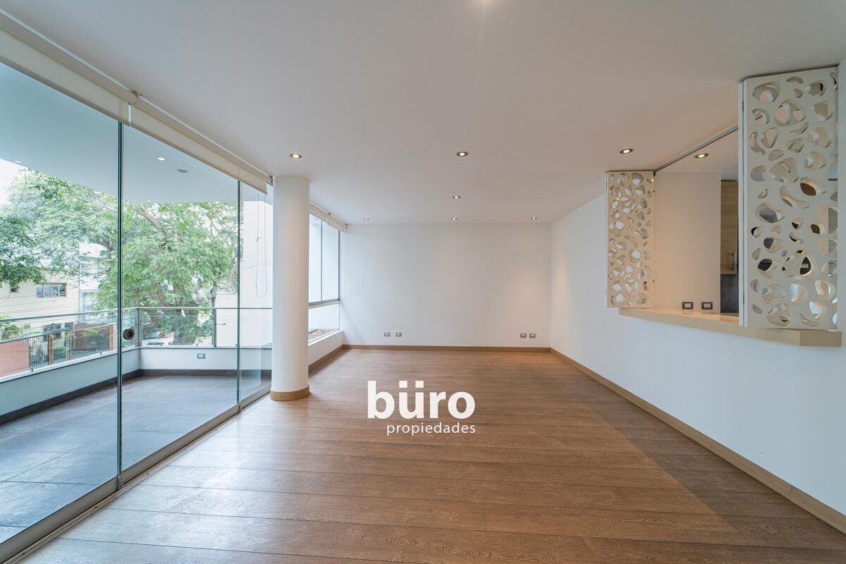 1 de 25: sala comedor y terraza
