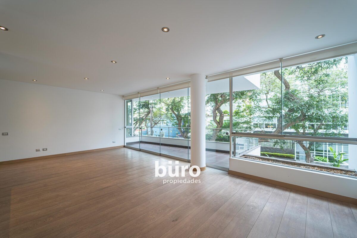 3 de 25: sala comedor con salida a terraza