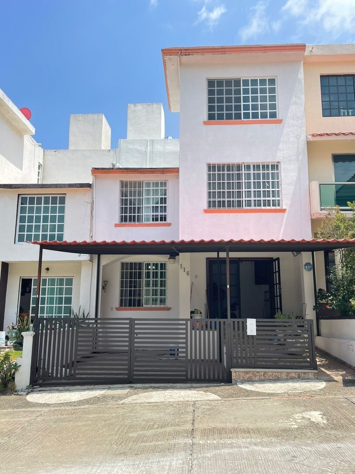 2 de 15: Fachada
