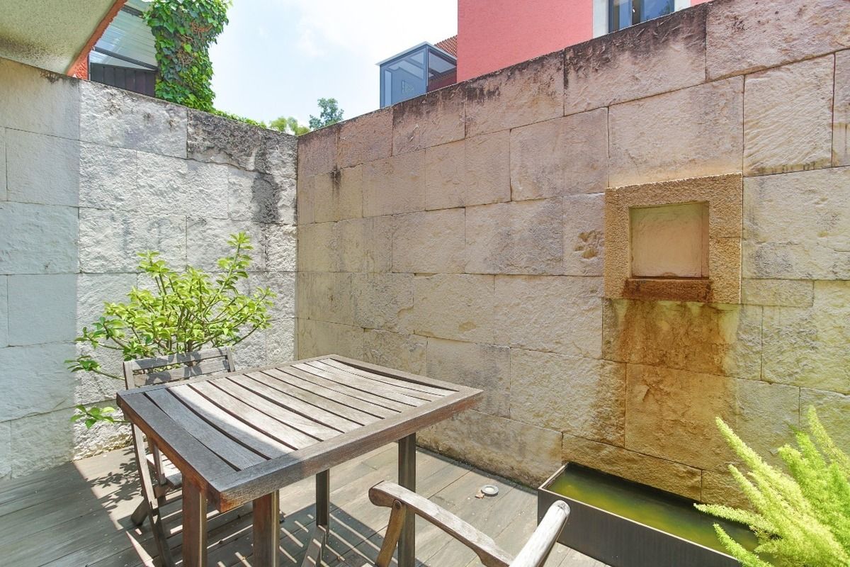 4 de 17: Terraza con fuente
