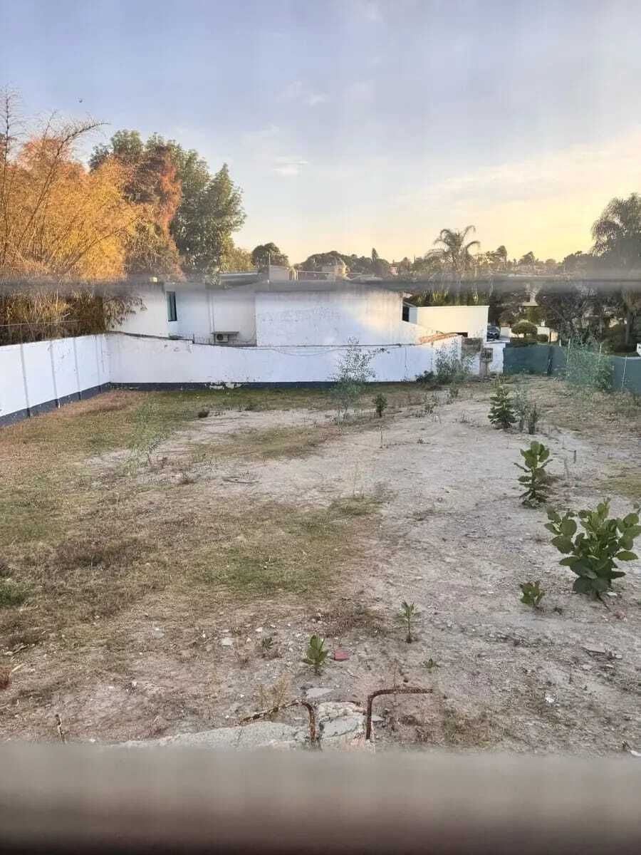 1 de 13: vista panorámica del terreno.