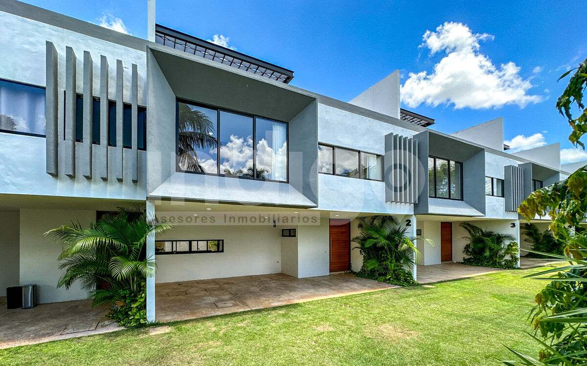 1 de 45: Fachada Frontal