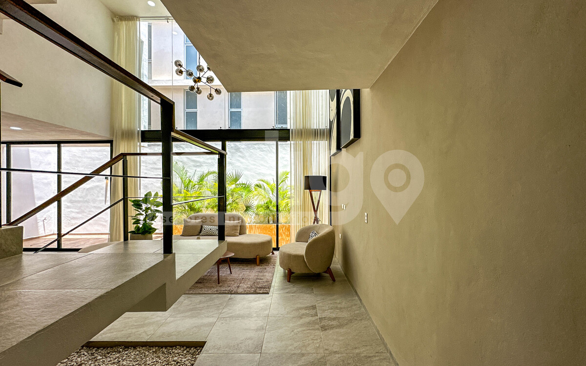 2 de 45: Vestíbulo de Acceso