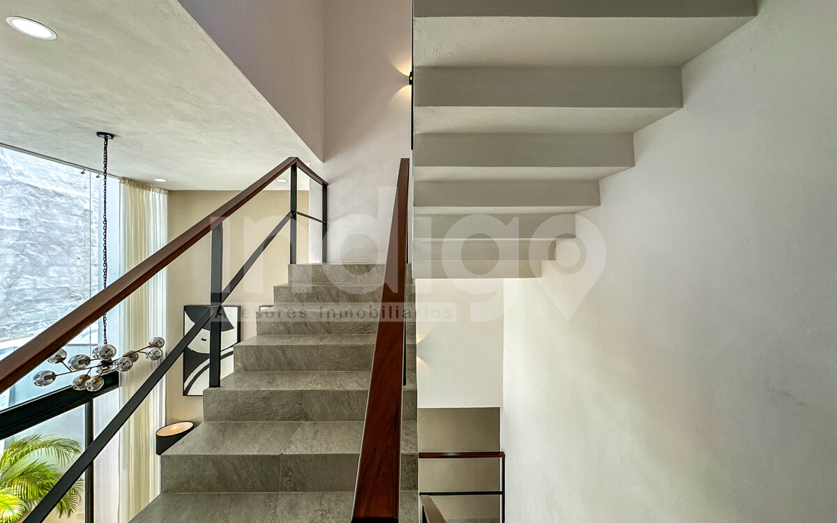 36 de 45: Escalera Roof Top