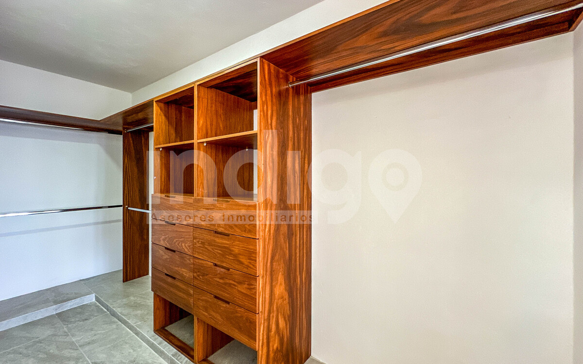 26 de 45: Vestidor Recámara Principal