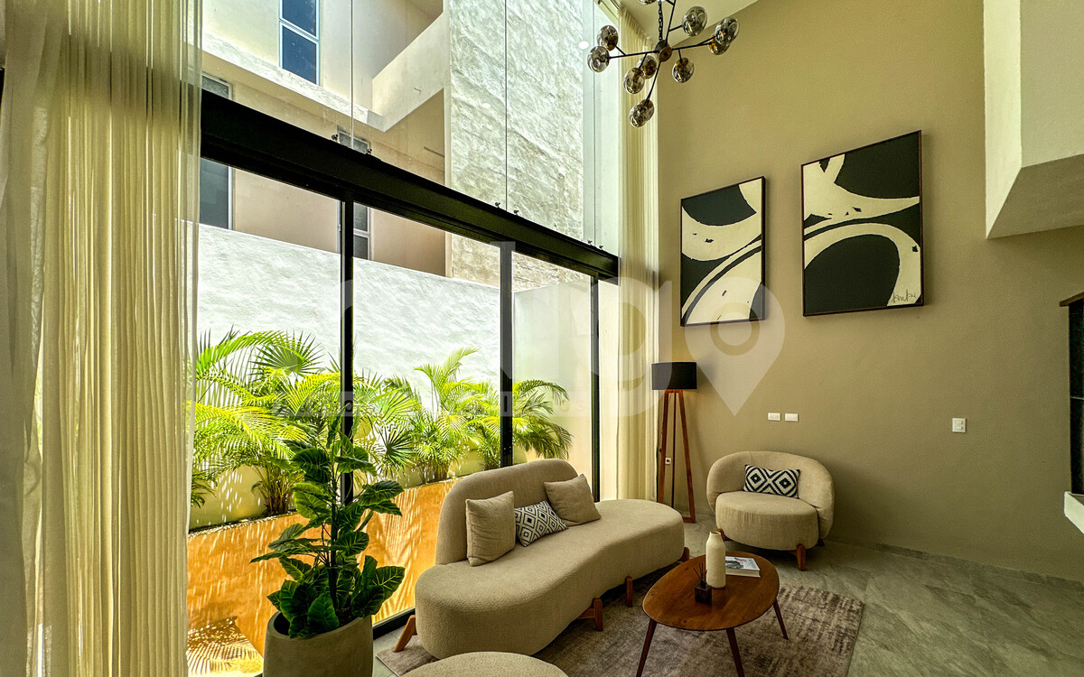 6 de 45: Sala con Techos a Doble Altura