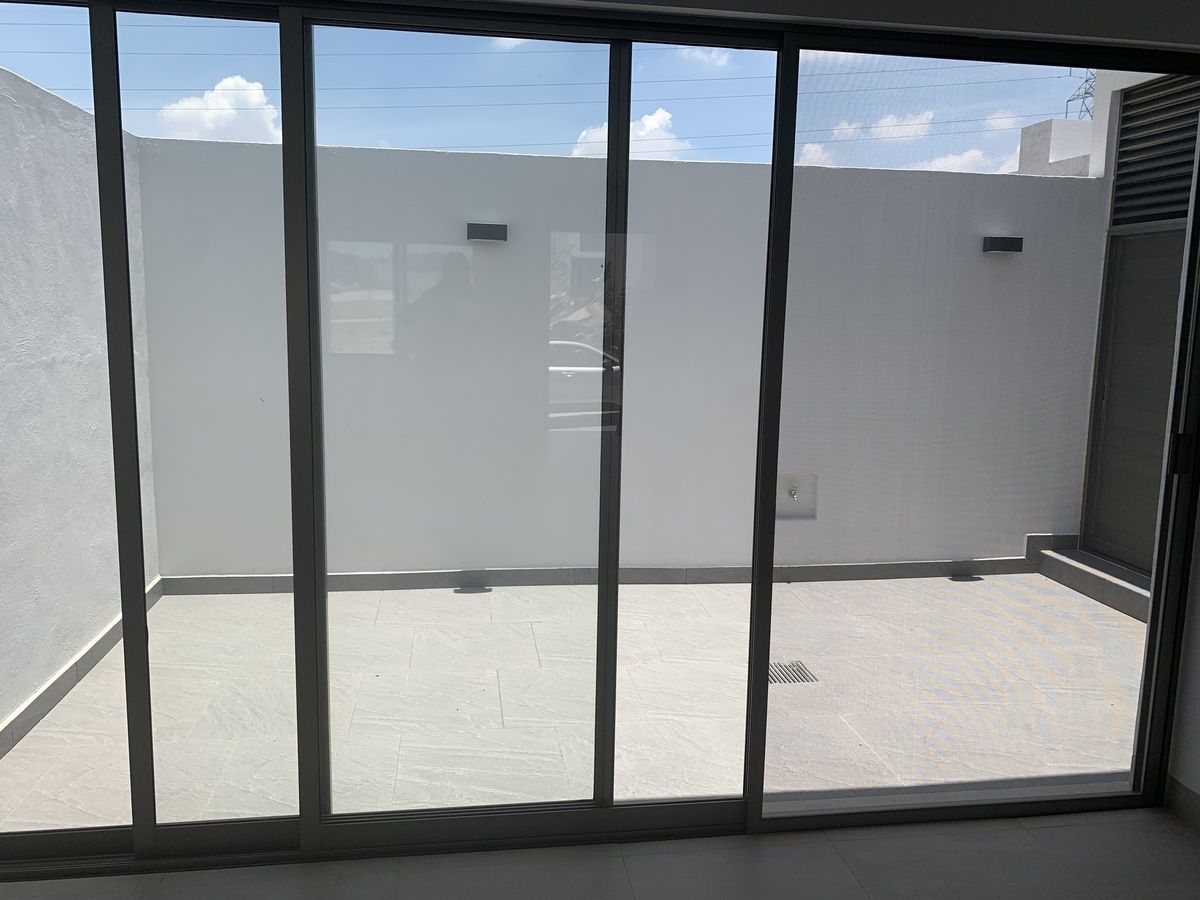 23 de 44: Patio