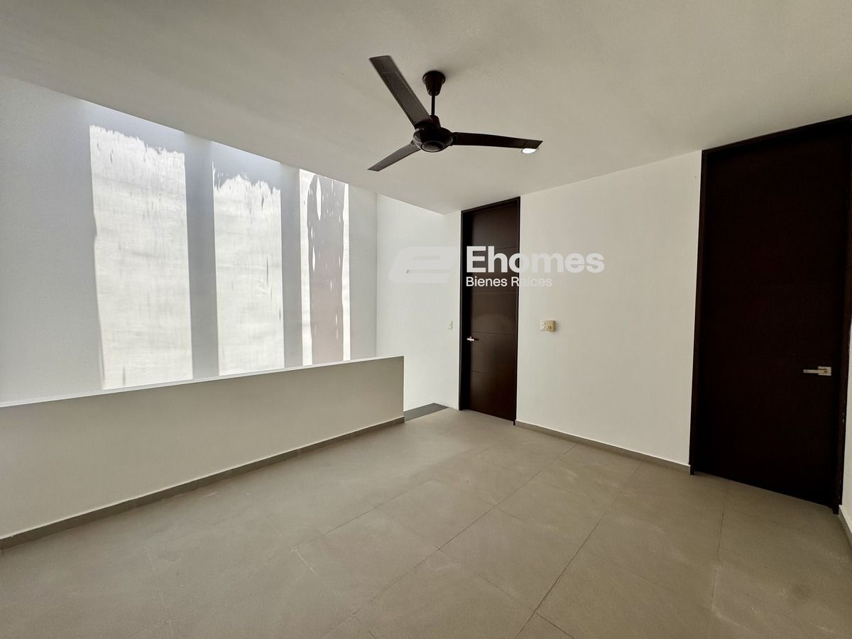 19 de 32: TV ROOM / DISTRIBUIDOR A LAS RECÁMARAS