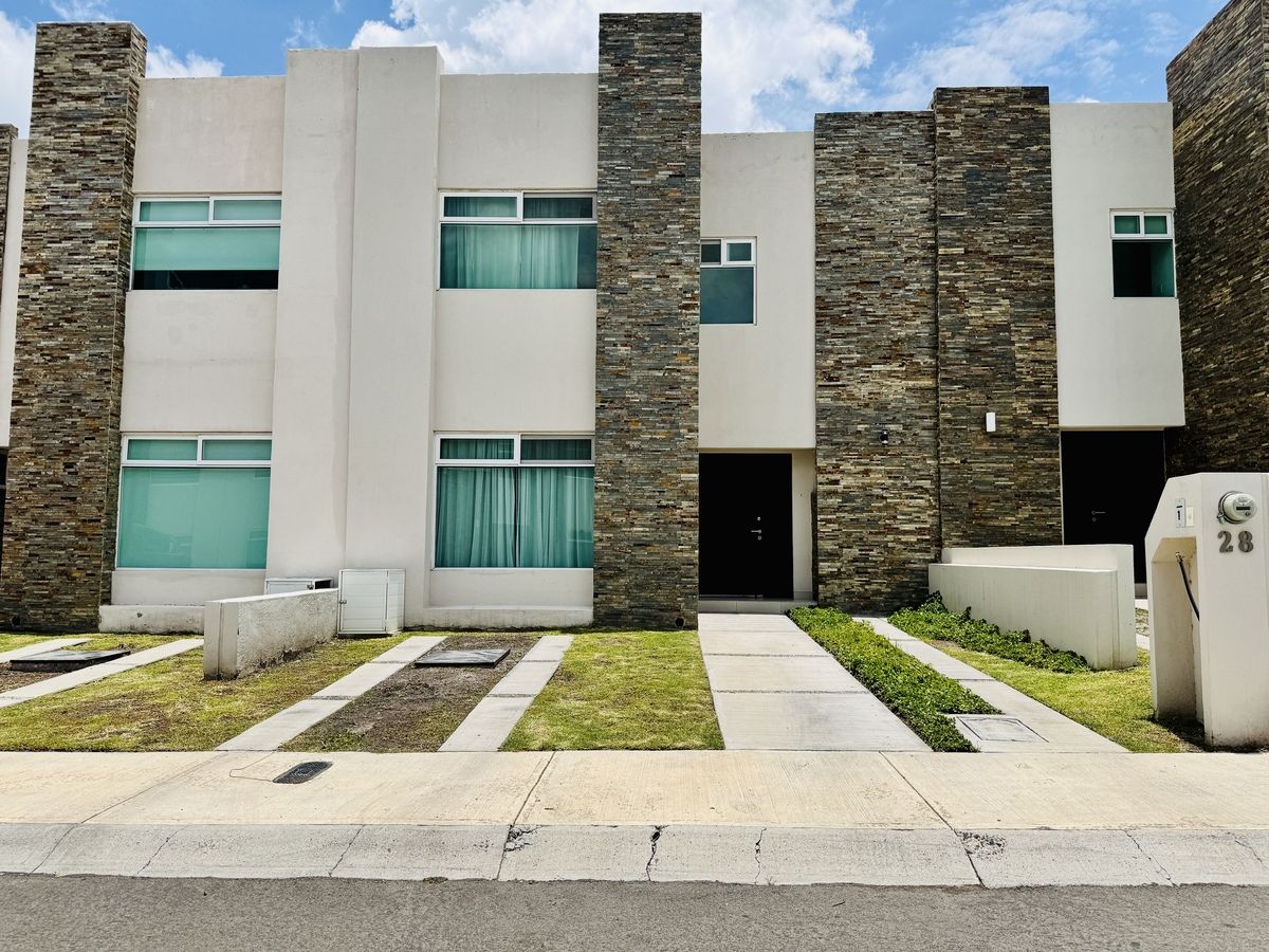 1 de 26: Fachada