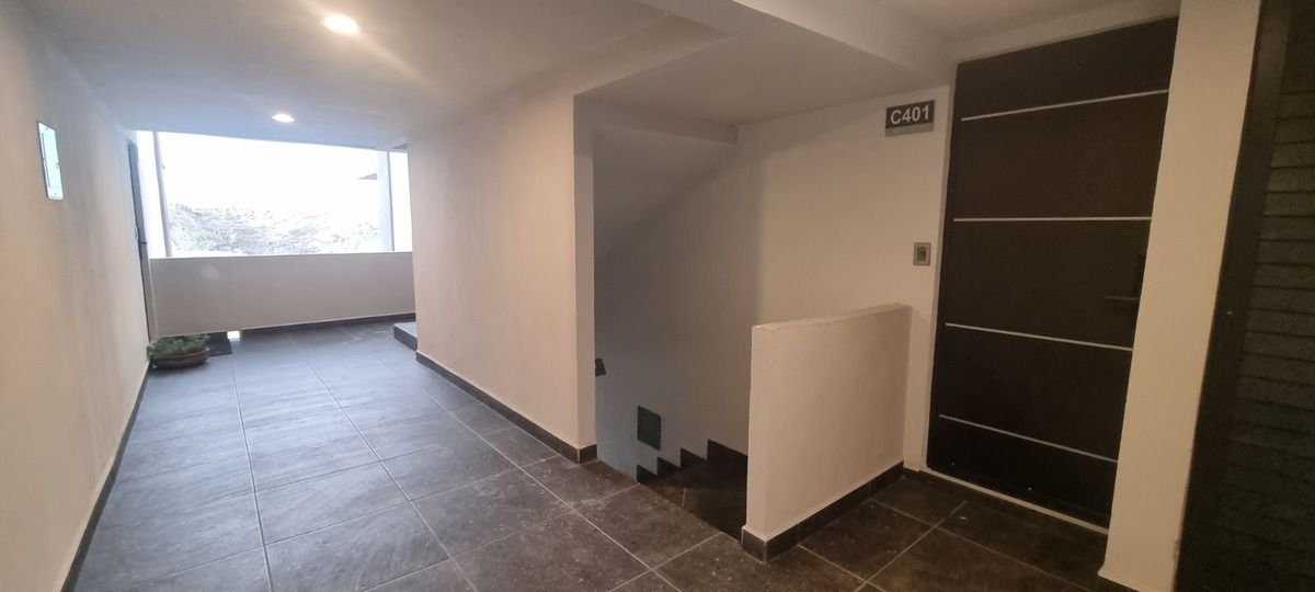 5 de 24: Acceso por escaleras